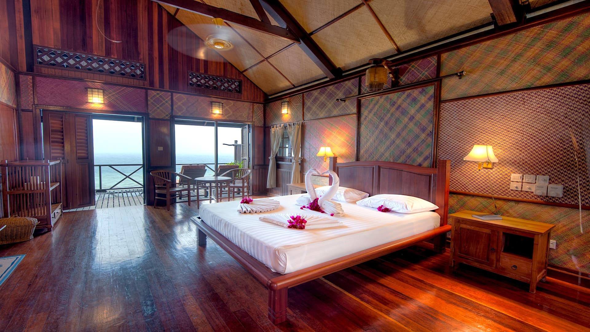 kapalai over-water room interior