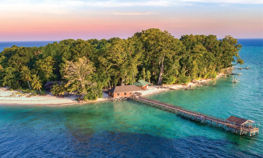 pulau sipadan dari udara terumbu dan dinding laut dalam