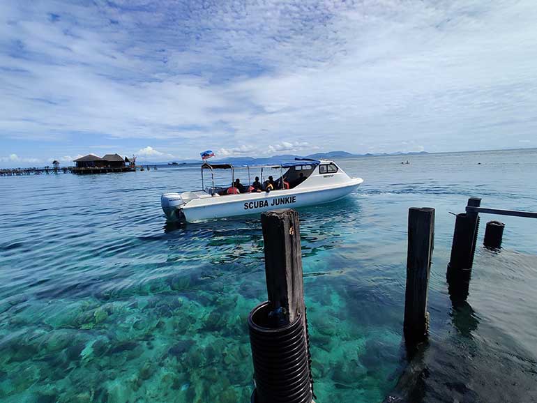 dive briefing on the boat before sipadan drop off
